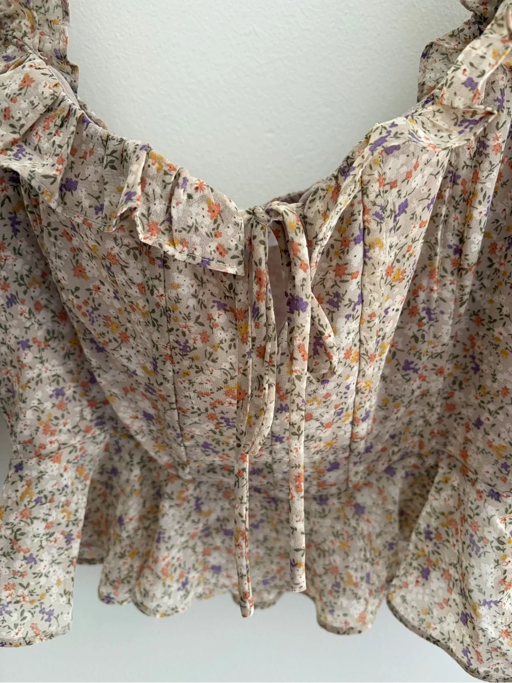 Astr Floral Puff-Sleeve Ruffle Peplum Blouse in Beige Multi